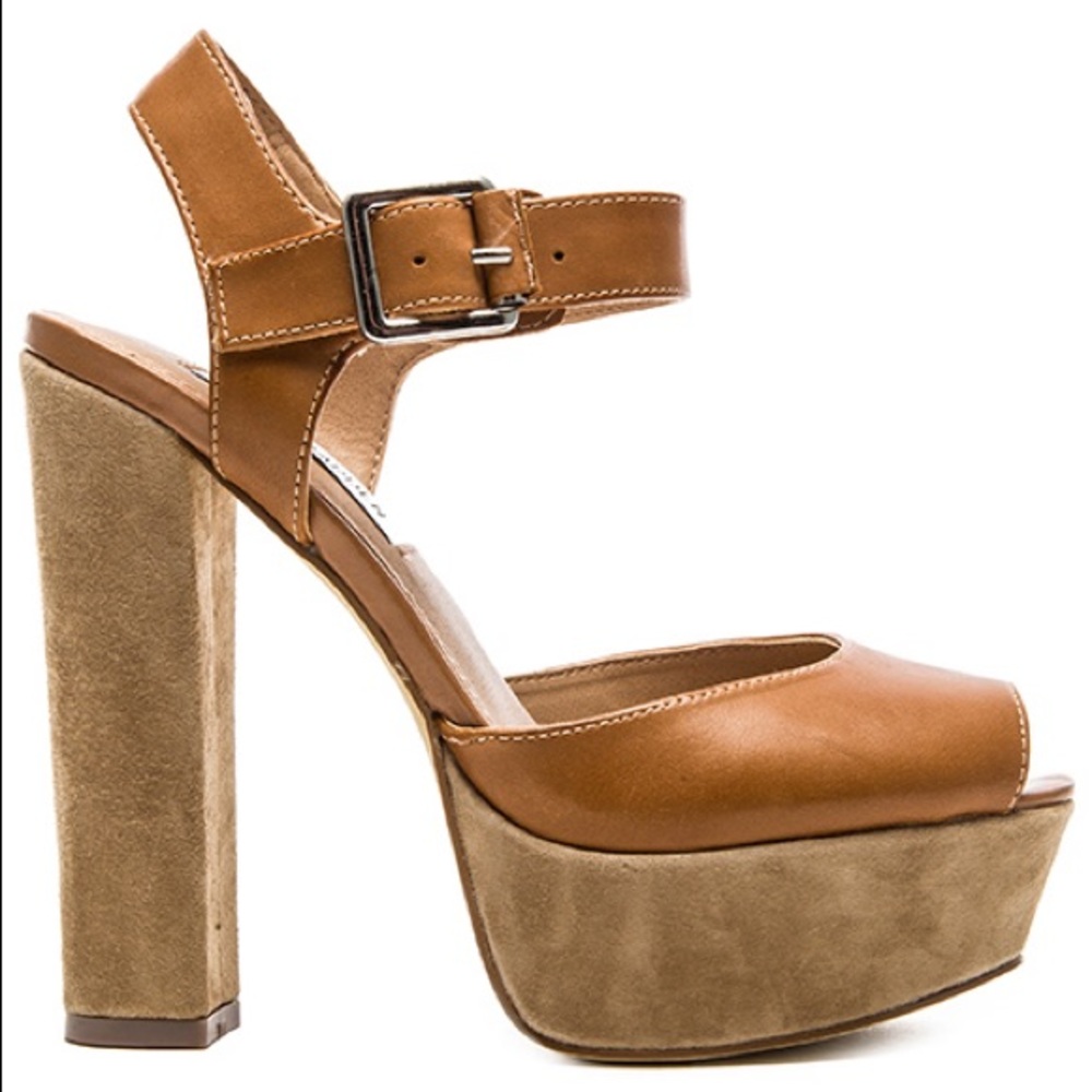 NIB Steve Madden Platform Sandal in size 8.5